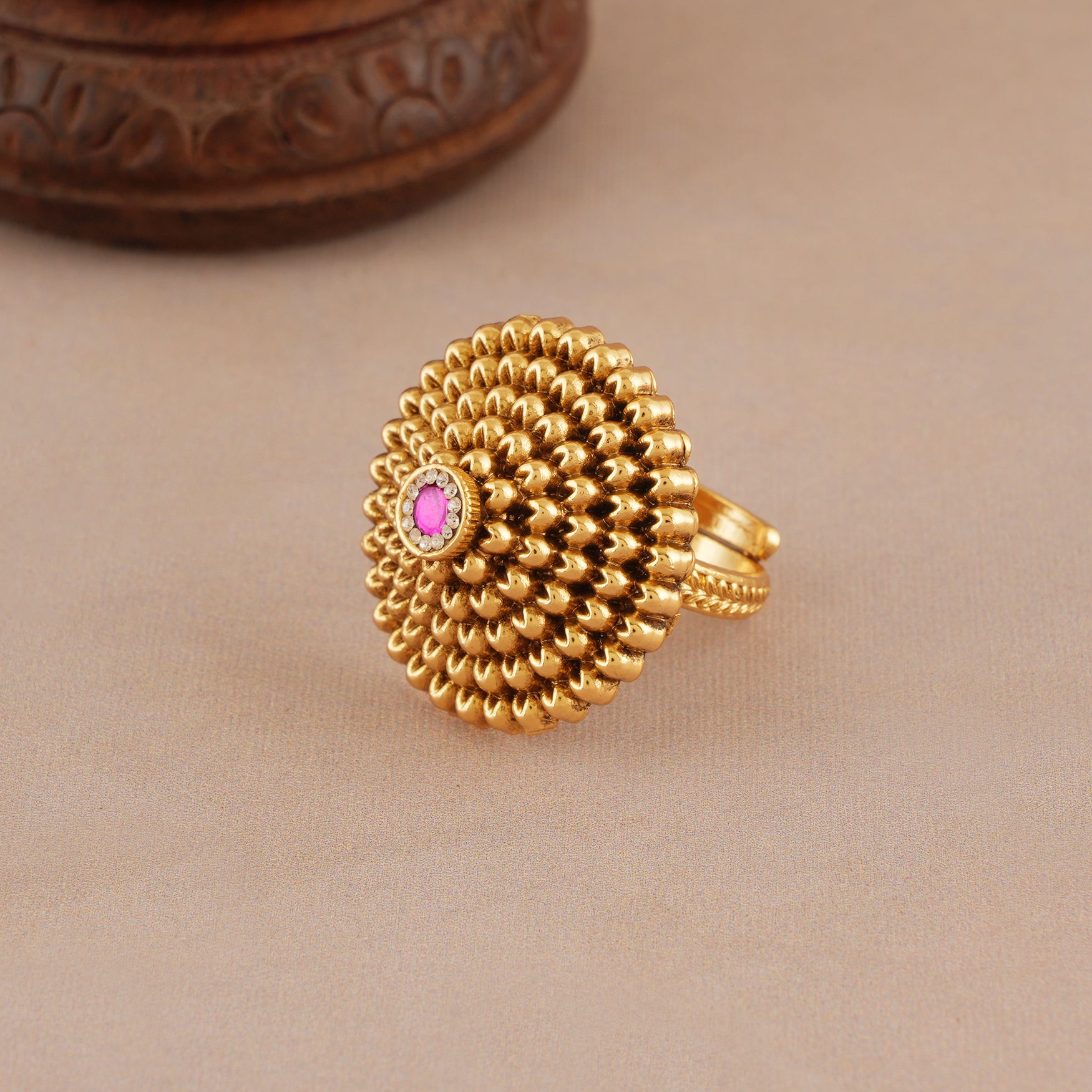 Stunning antique gold intricate ruby adjustable finger ring