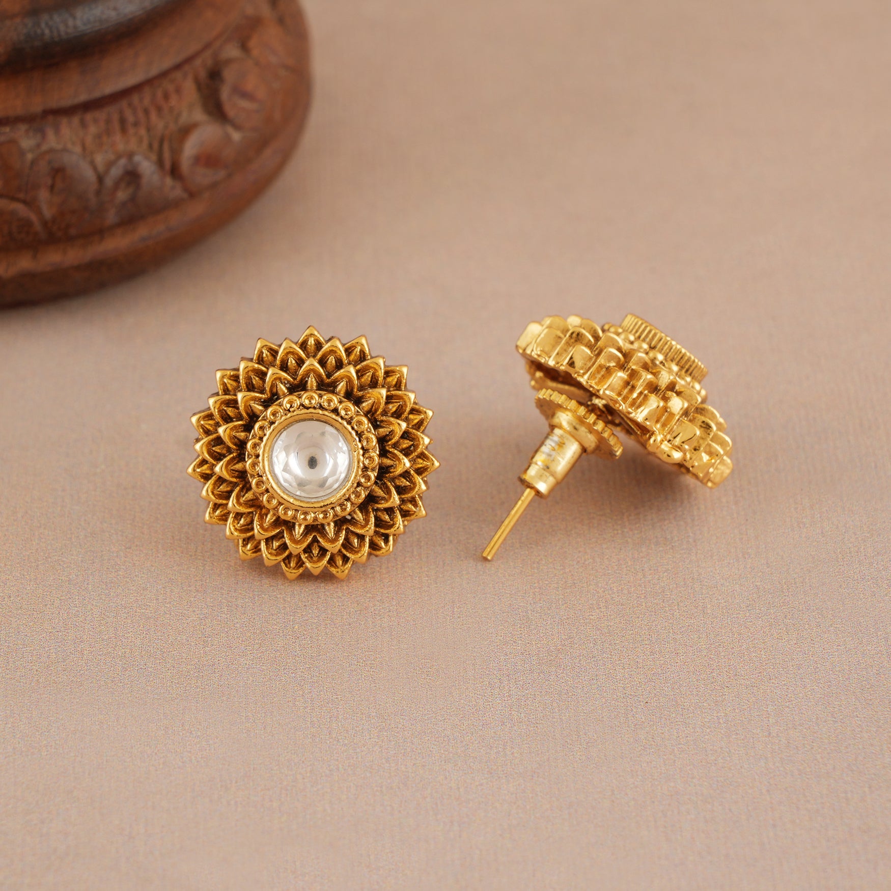 Stunning cute antique gold kundan stud earring
