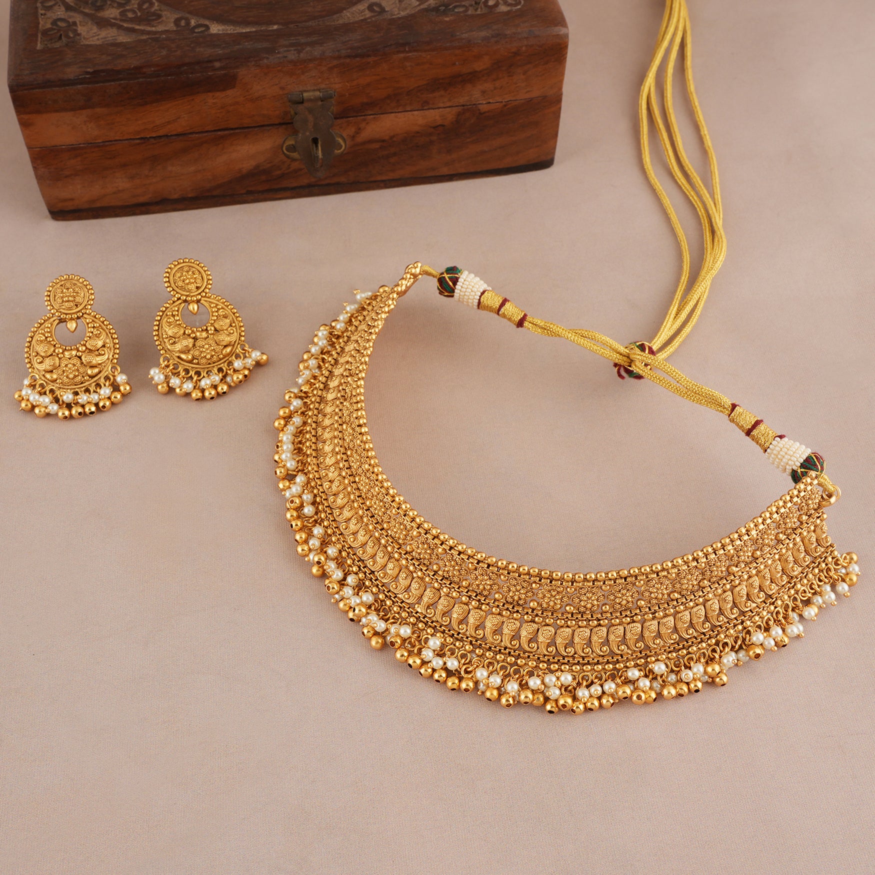 Stunning antique gold pearl drop choker necklace set
