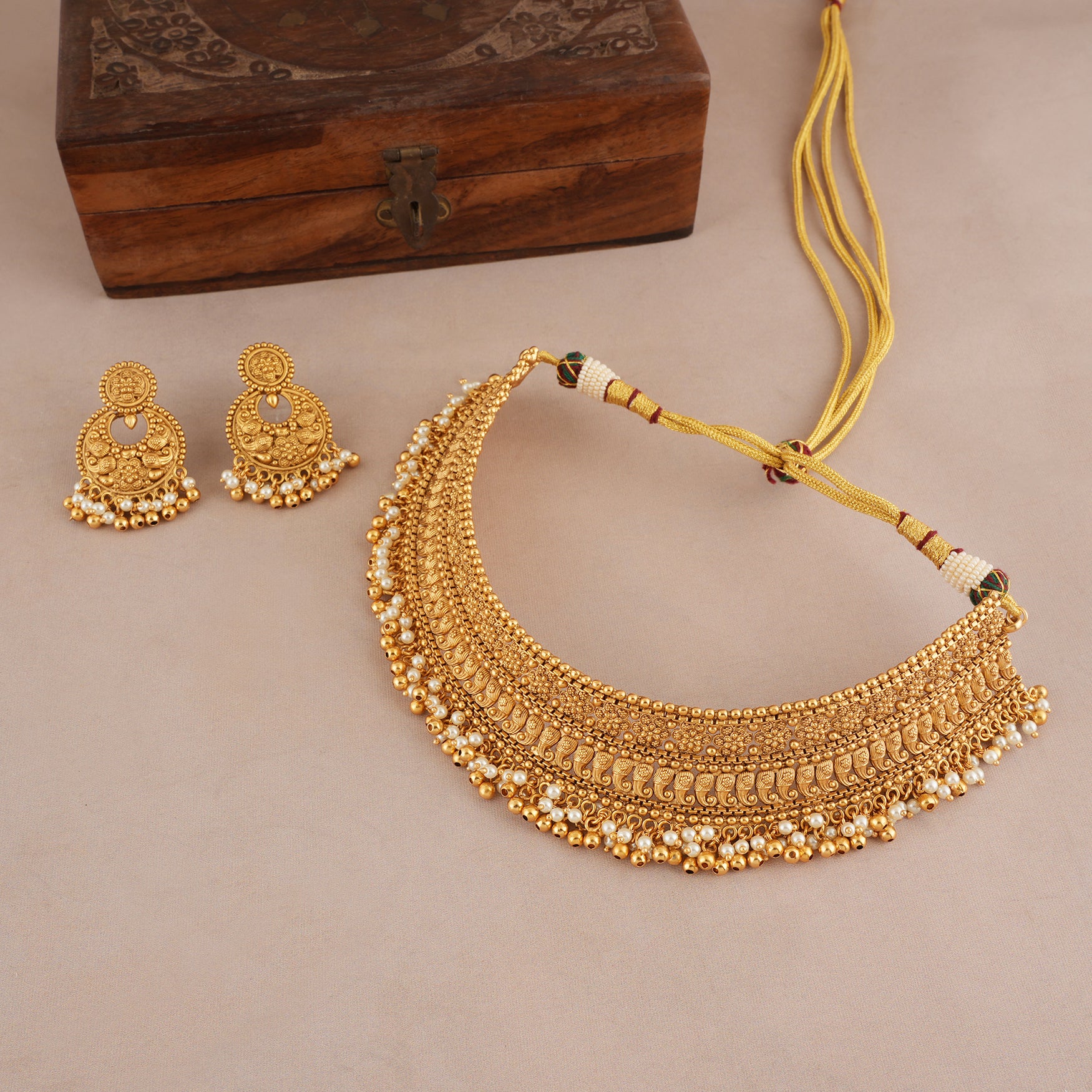 Stunning antique gold pearl drop choker necklace set