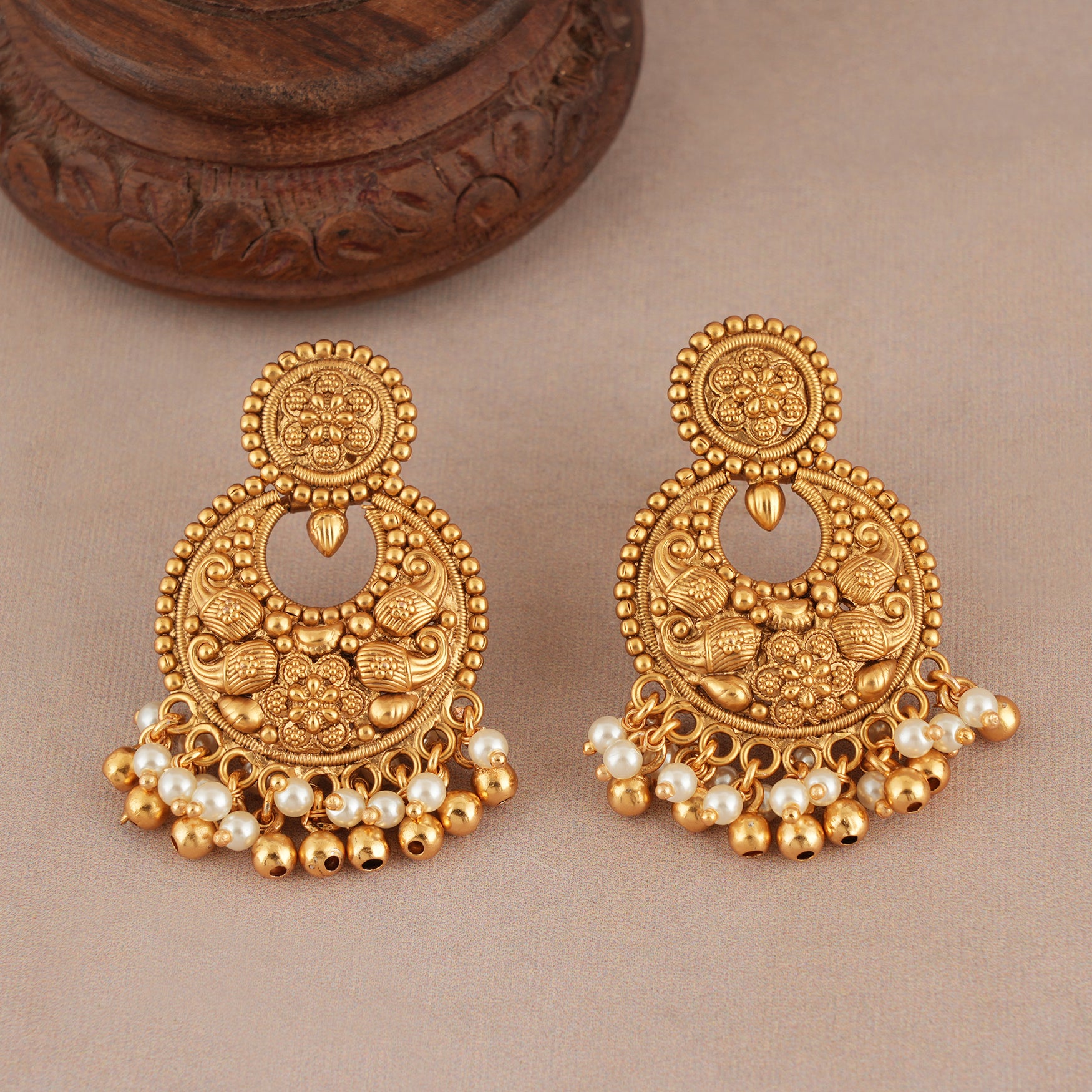 Stunning antique gold pearl drop choker necklace set