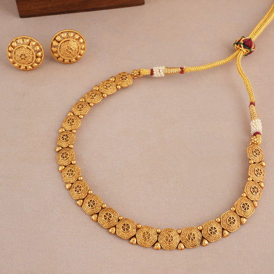 Cute elegant plain antique gold necklace set with earring