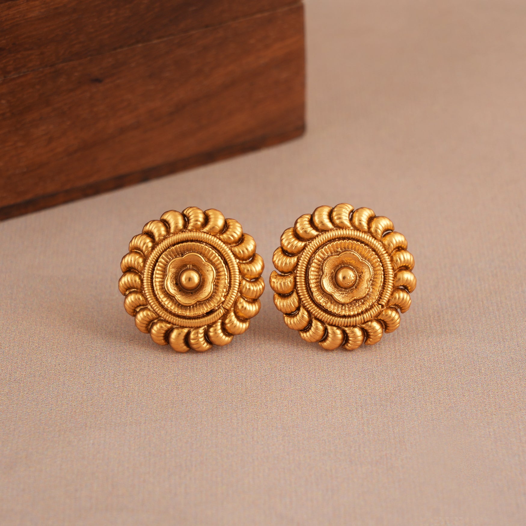 Cute elegant antique gold necklace set for women