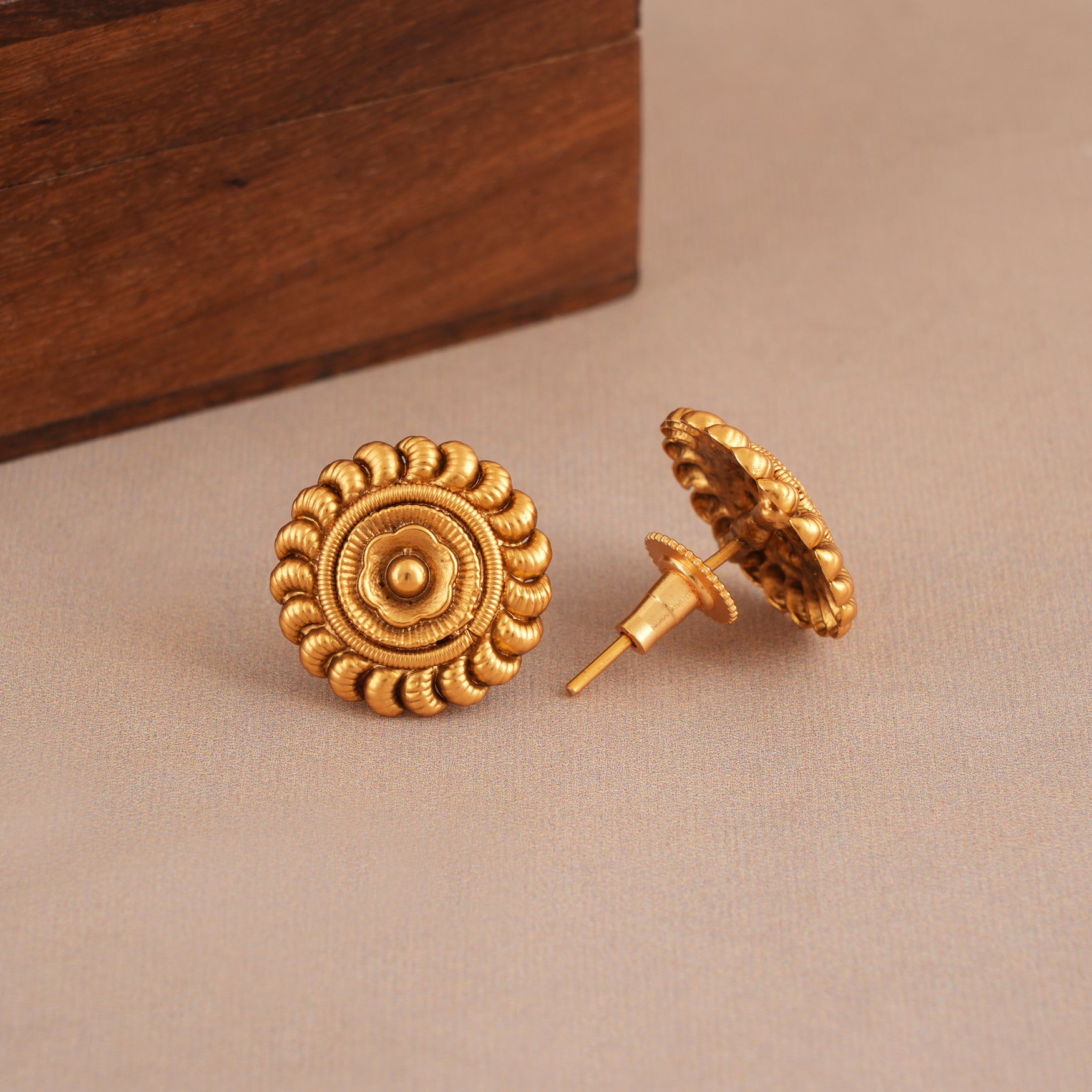 Cute elegant antique gold necklace set for women