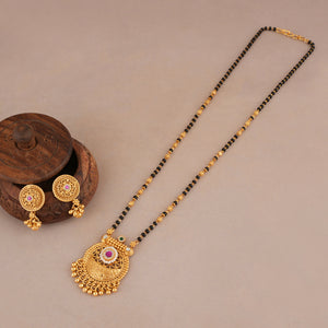 Cute elegant antique gold mangalstura set for women