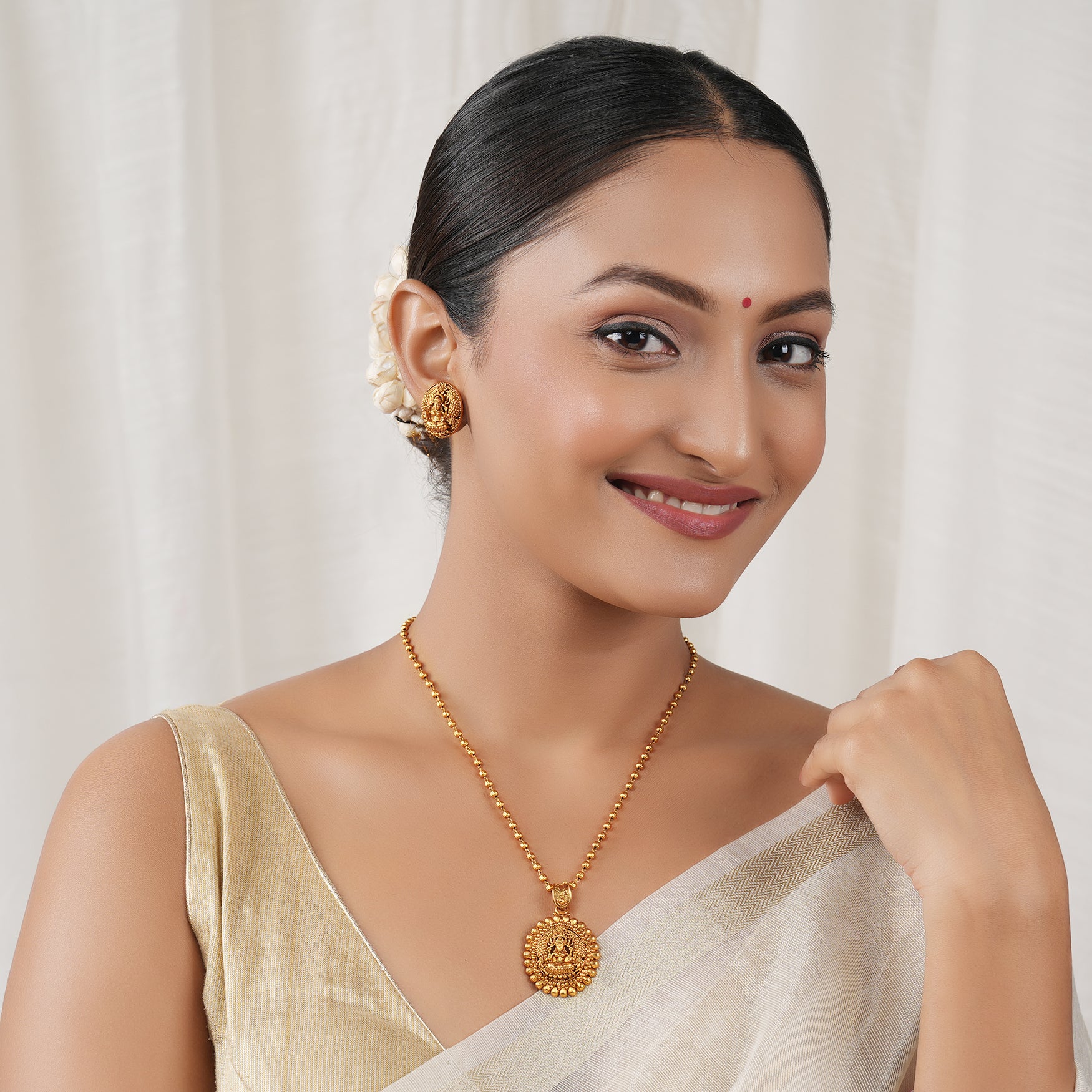 Cute elegant plain antique gold maa lakshmi pendant set I Temple Jewellery