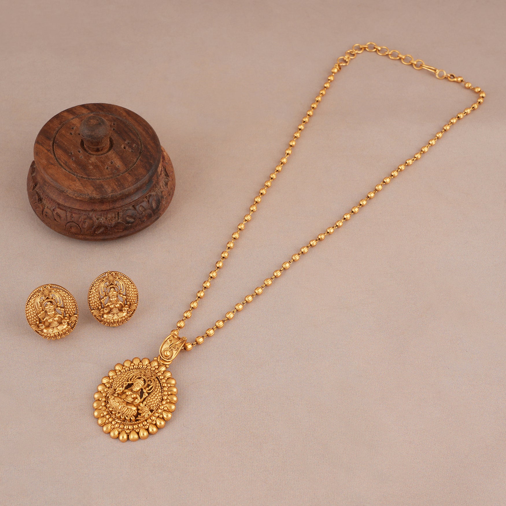 Cute elegant plain antique gold maa lakshmi pendant set I Temple Jewellery
