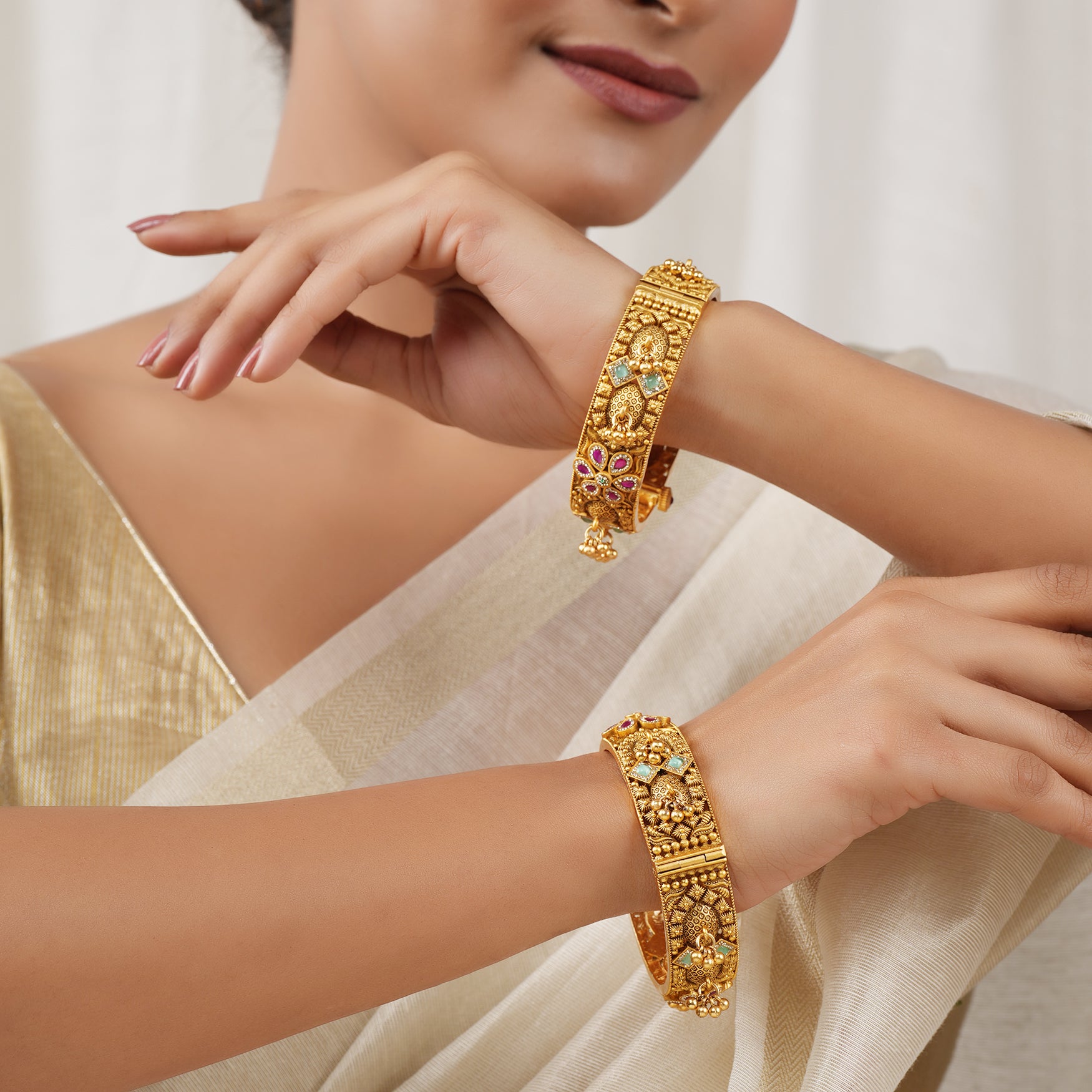 Stunning antique gold stone openable bangle set