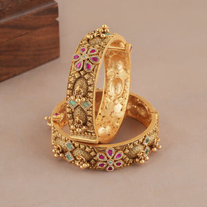 Stunning antique gold stone openable bangle set