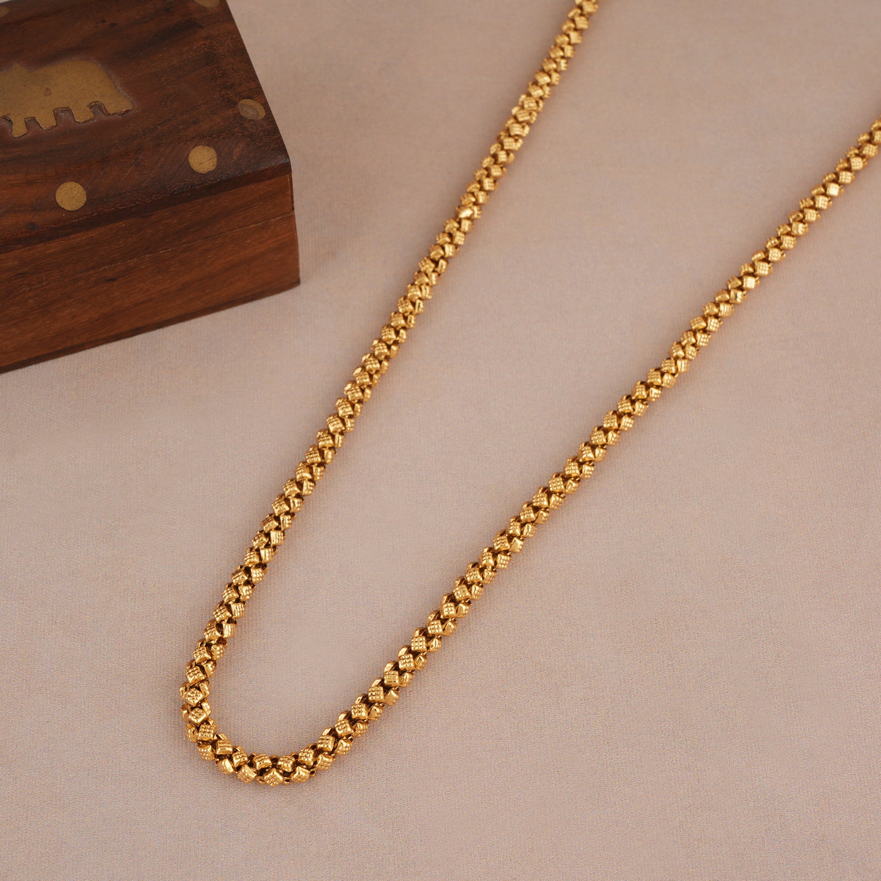 Elegant plain antique gold box chain