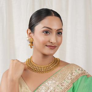 Amazing plain antique gold intricate choker necklace set