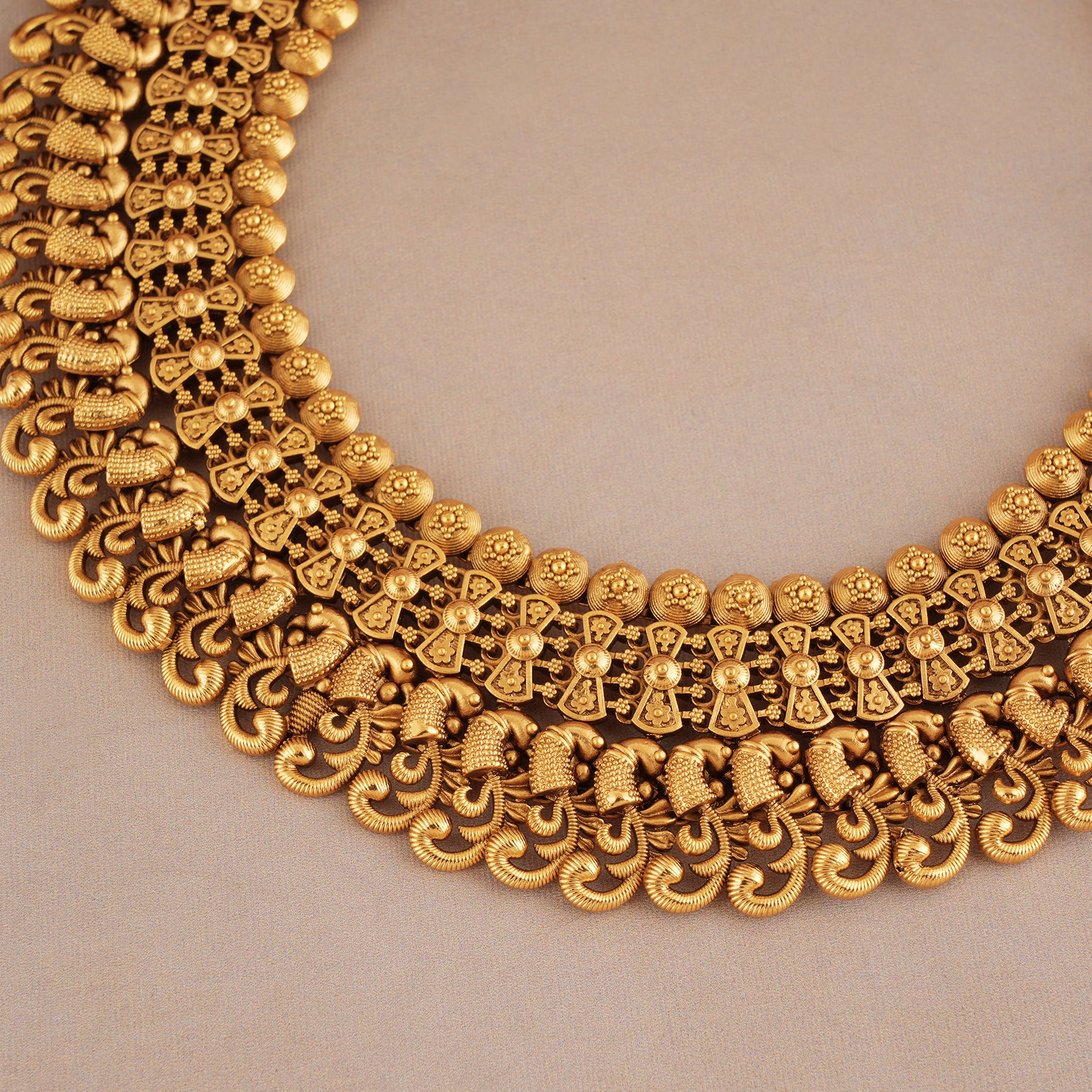 Amazing plain antique gold intricate choker necklace set
