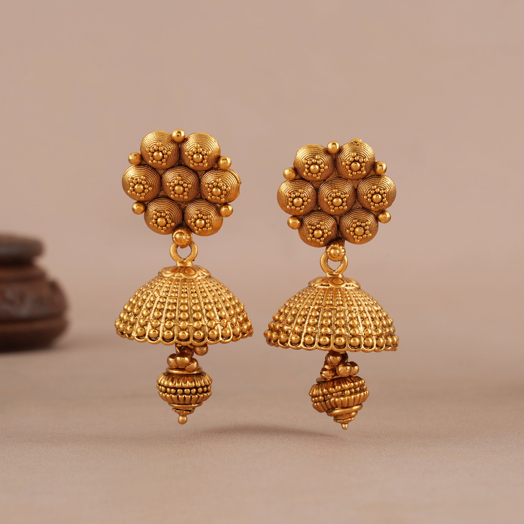 Amazing plain antique gold intricate choker necklace set