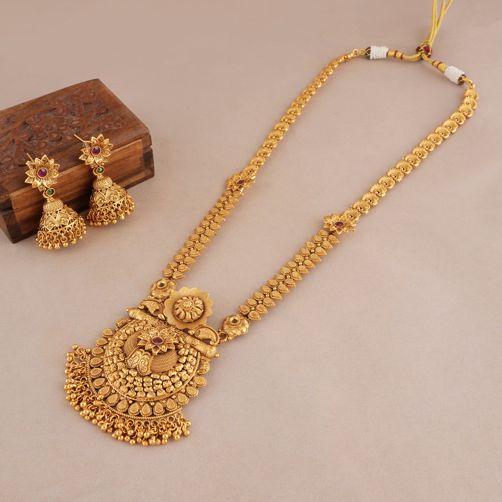 Beautiful plain antique gold plated necklace set with earring