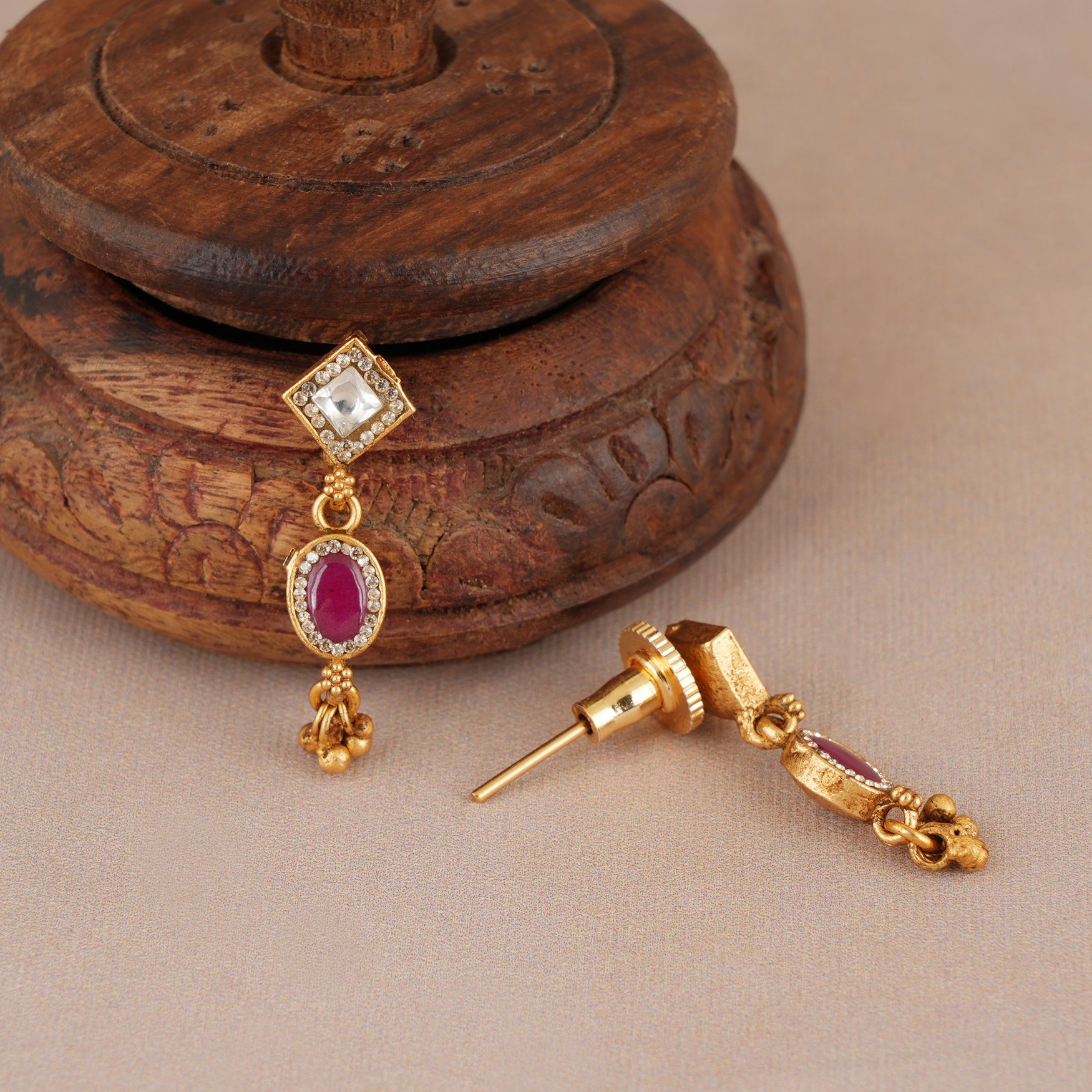 Elegant sleek multicolor stone string necklace set