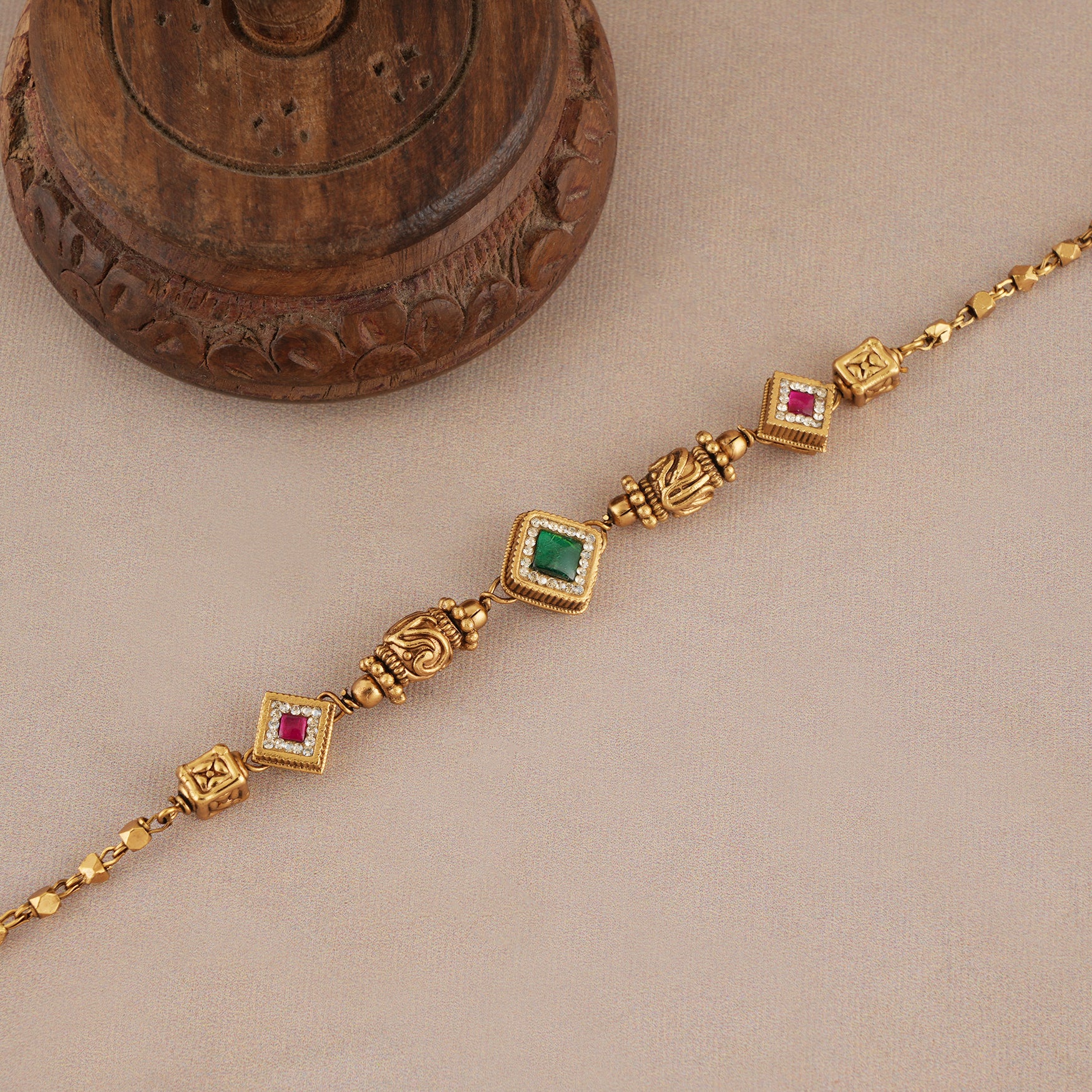 Cute beautiful antique gold free size bracelet