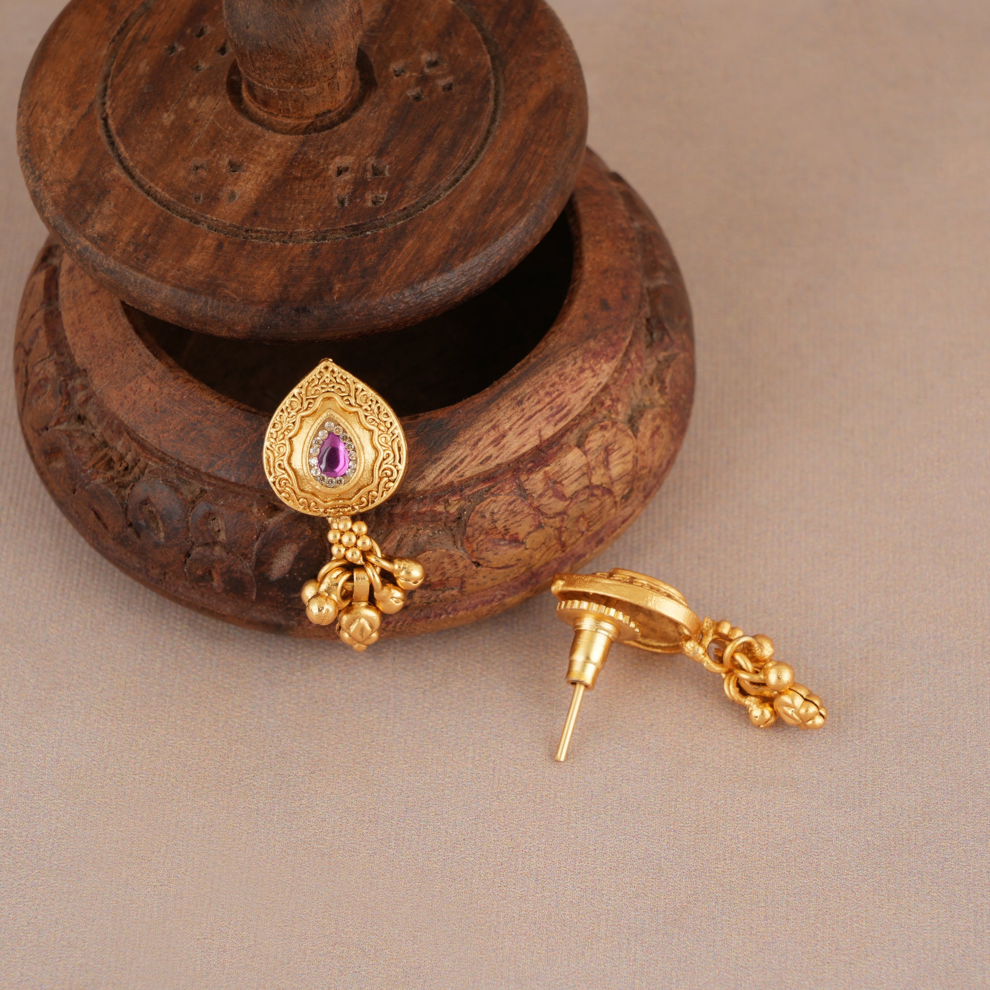 Traditional antique gold high polish mangalsutra set