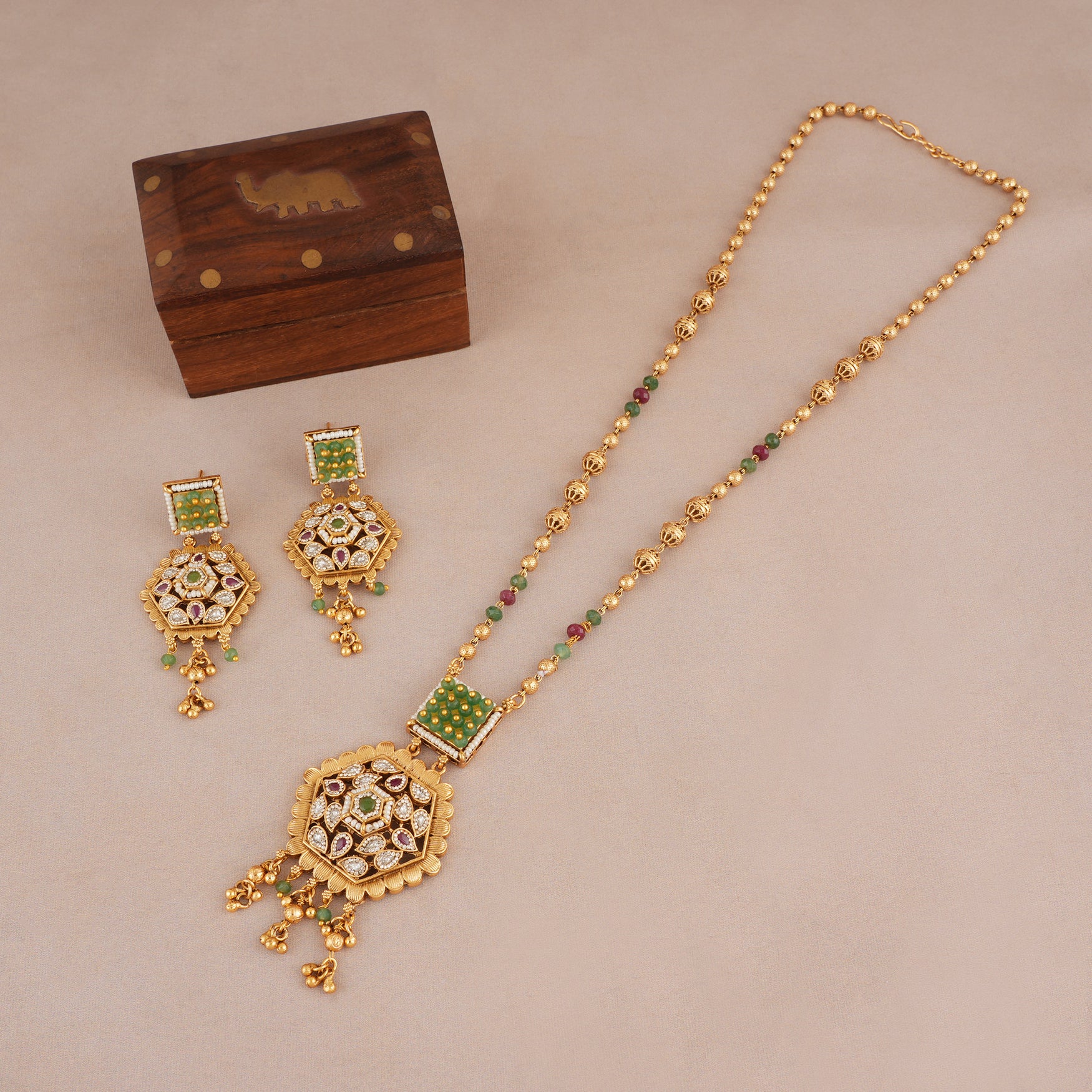 Long antique gold stone rajwadi pendant necklace set