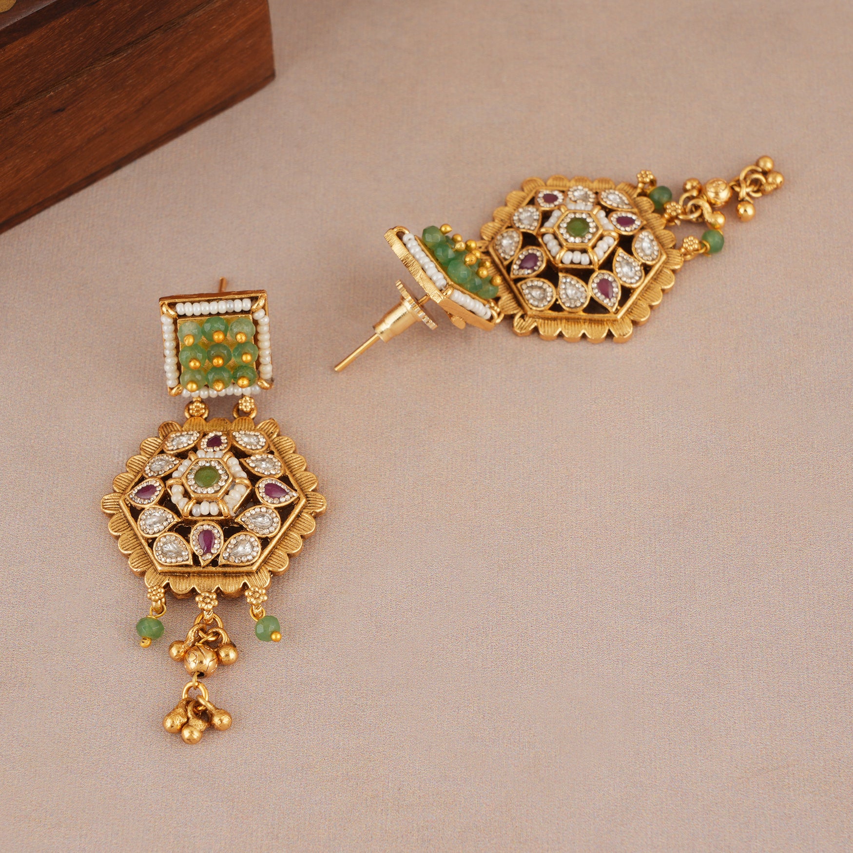 Long antique gold stone rajwadi pendant necklace set