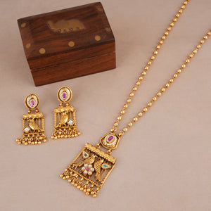Beautiful stone antique gold plated pendant set
