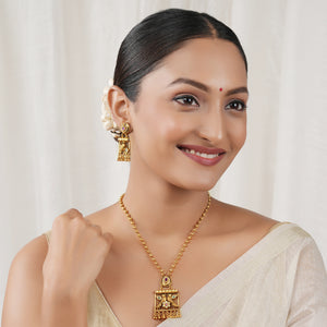 Beautiful stone antique gold plated pendant set