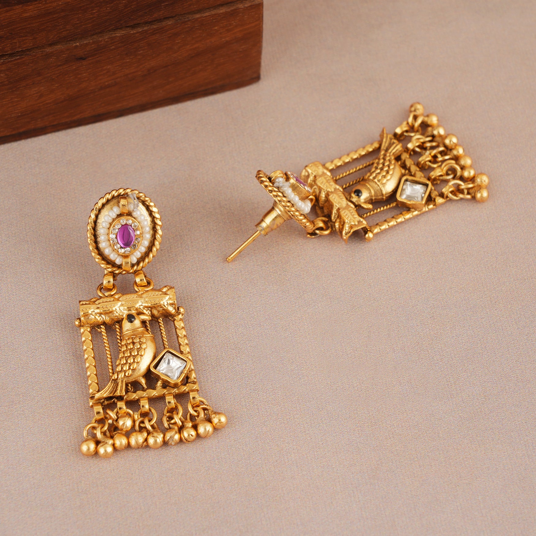 Beautiful stone antique gold plated pendant set