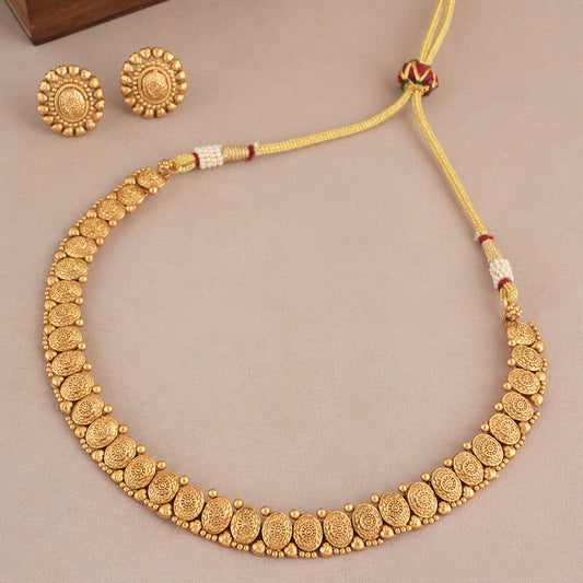 Elegant antique gold oval shaped necklace set