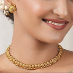 Elegant antique gold oval shaped necklace set