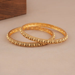 Traditional plain antique gold bangle set