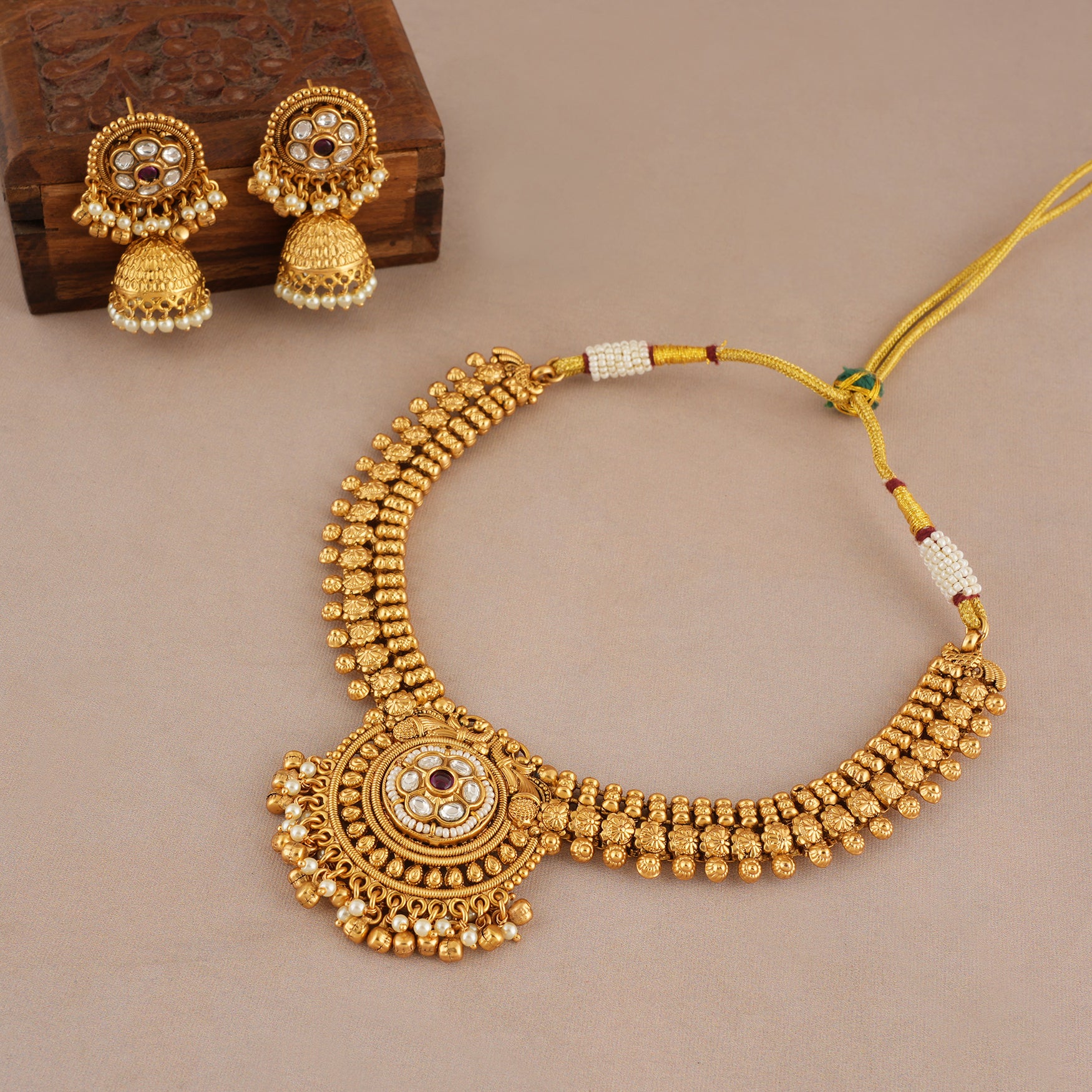 Stunning traditional antique gold floral kundan necklace set