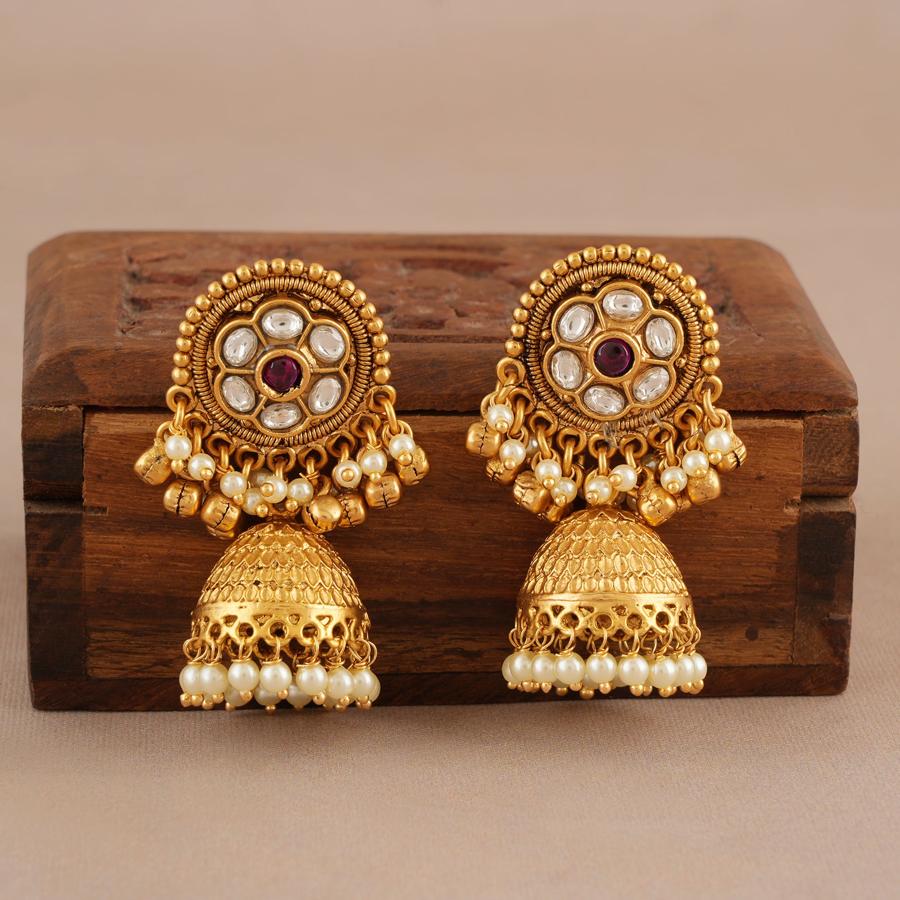 Stunning traditional antique gold floral kundan necklace set
