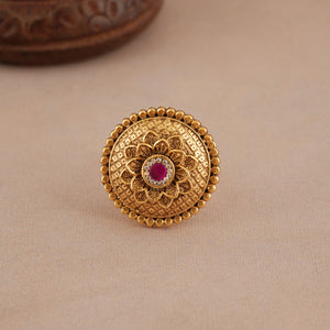 Stunning traditional antique gold ruby finger ring