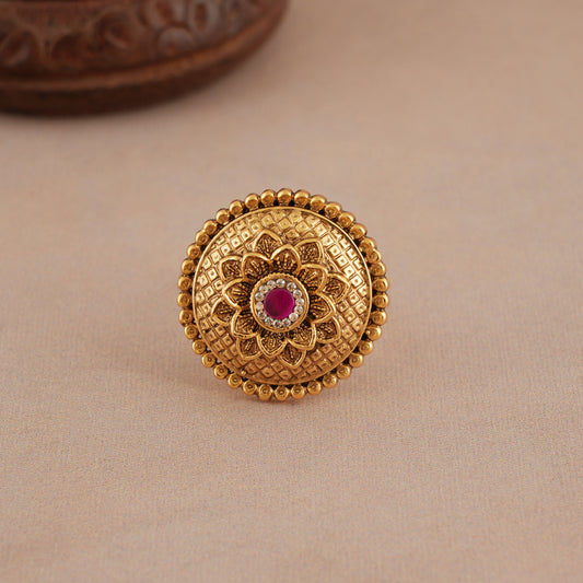 Stunning traditional antique gold ruby finger ring