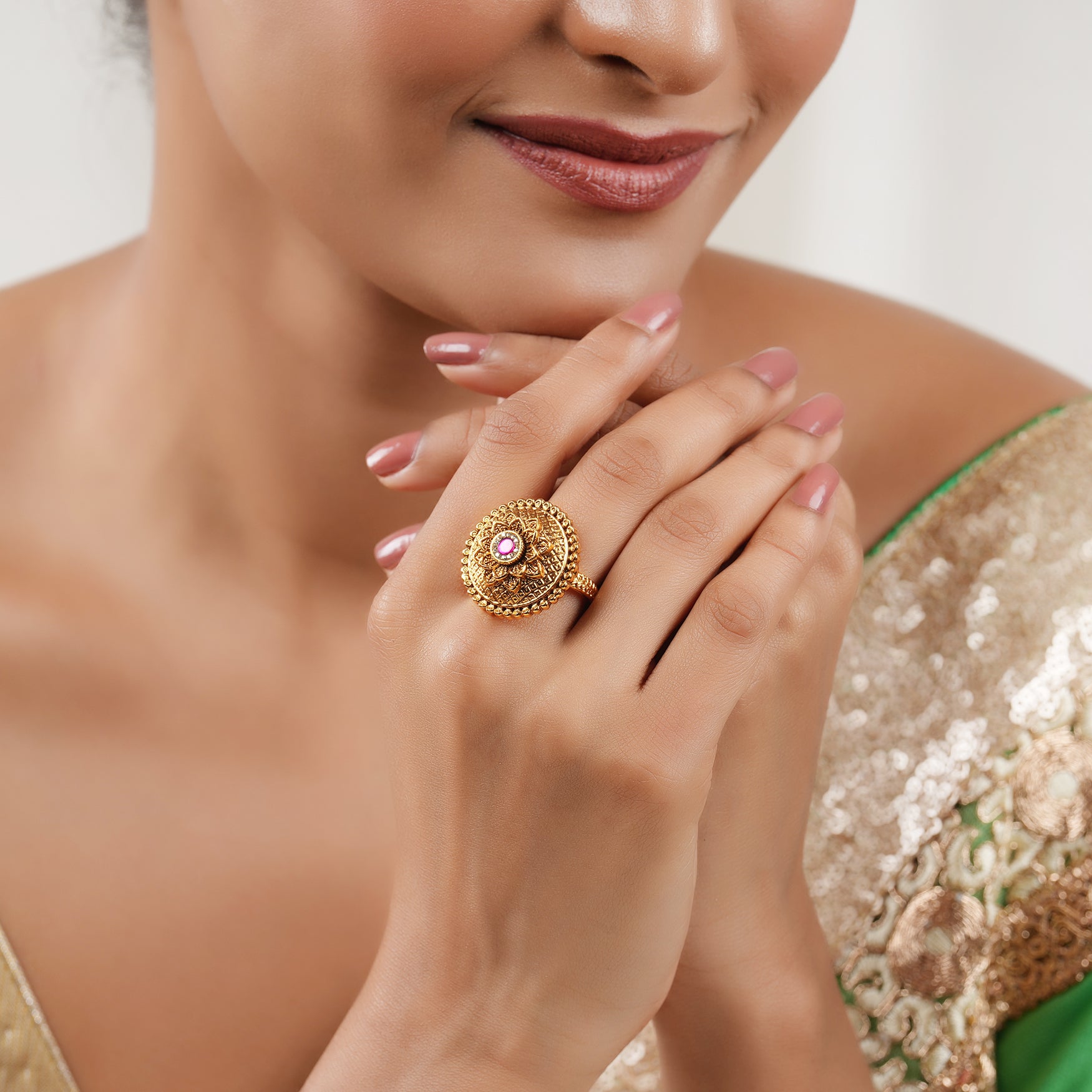 Stunning traditional antique gold ruby finger ring