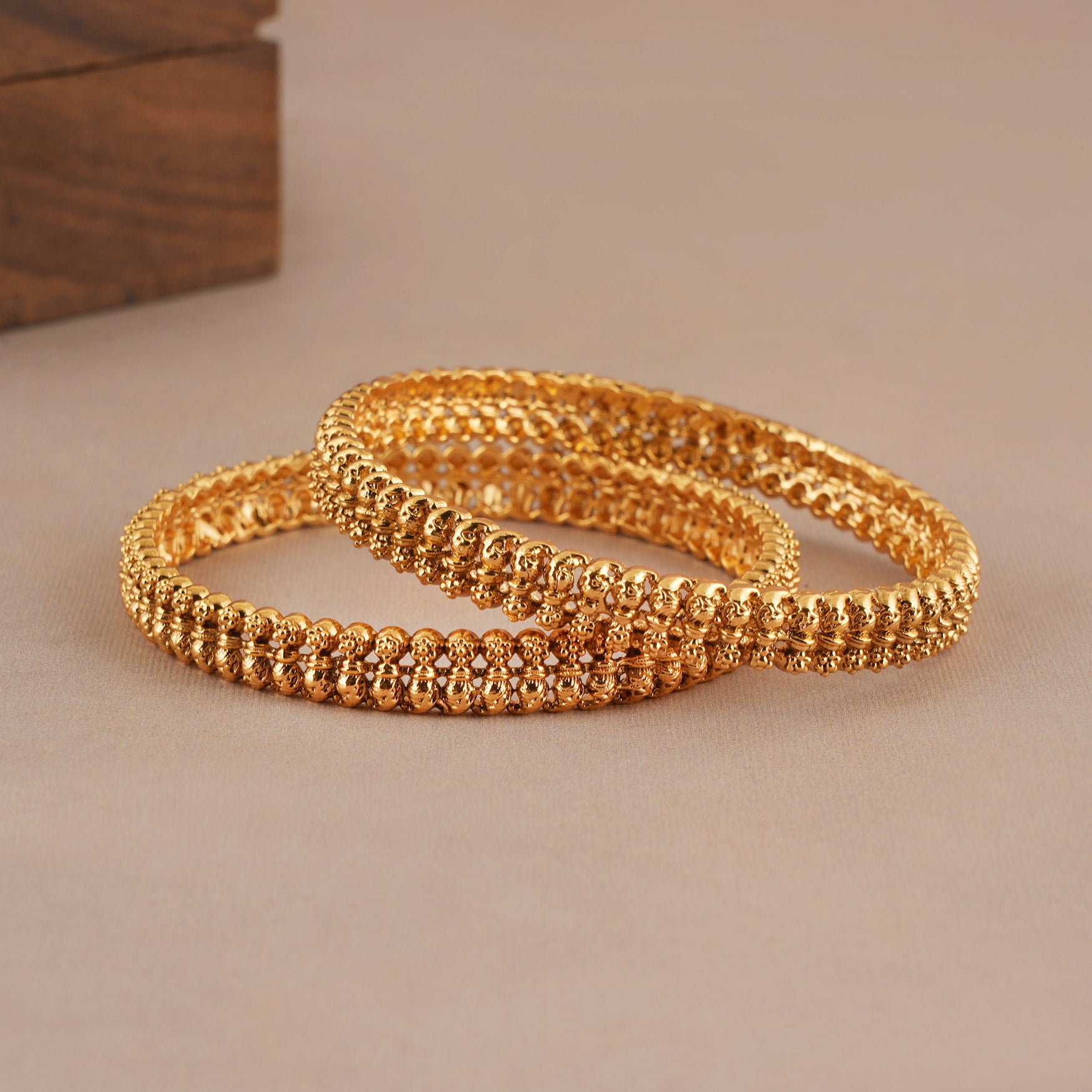 Plain antique gold traditional bangle set