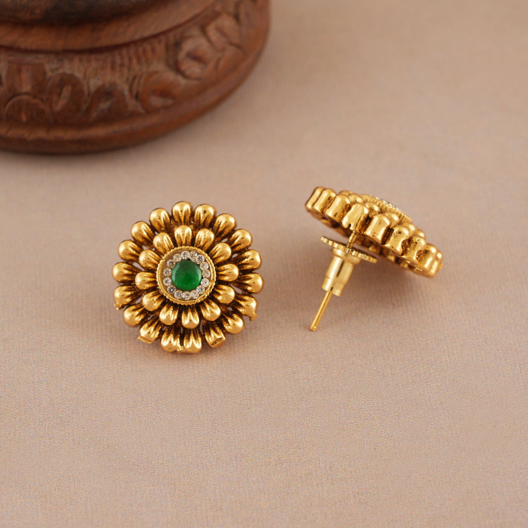 Cute elegant floral antique gold green stone stud earring