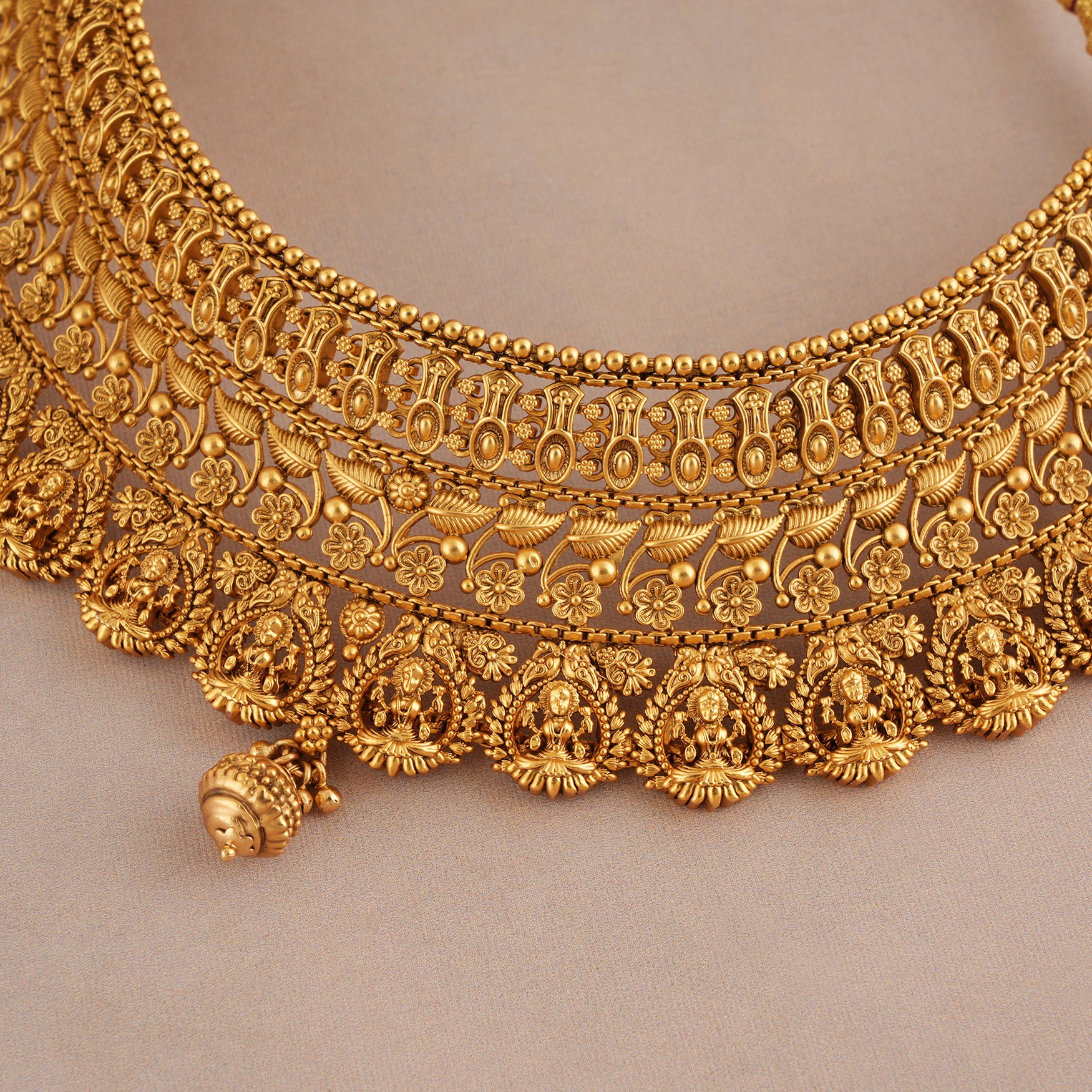 Auspicious antique gold plain intricate maa lakshmi choker necklace set