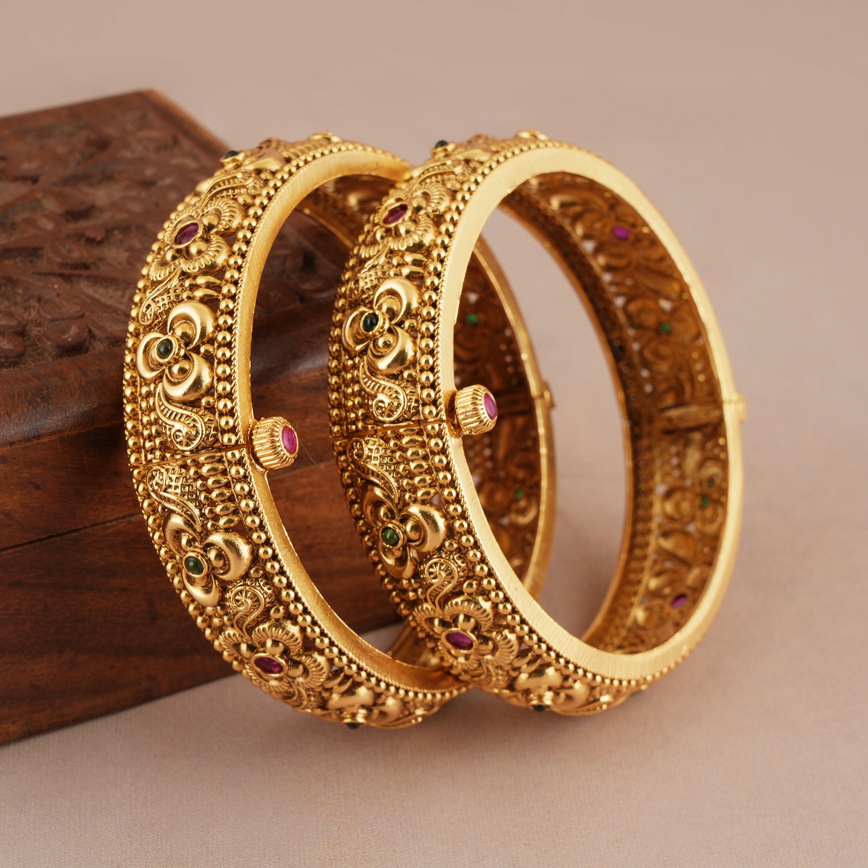 Beautiful floral antique gold stone openable bangle set
