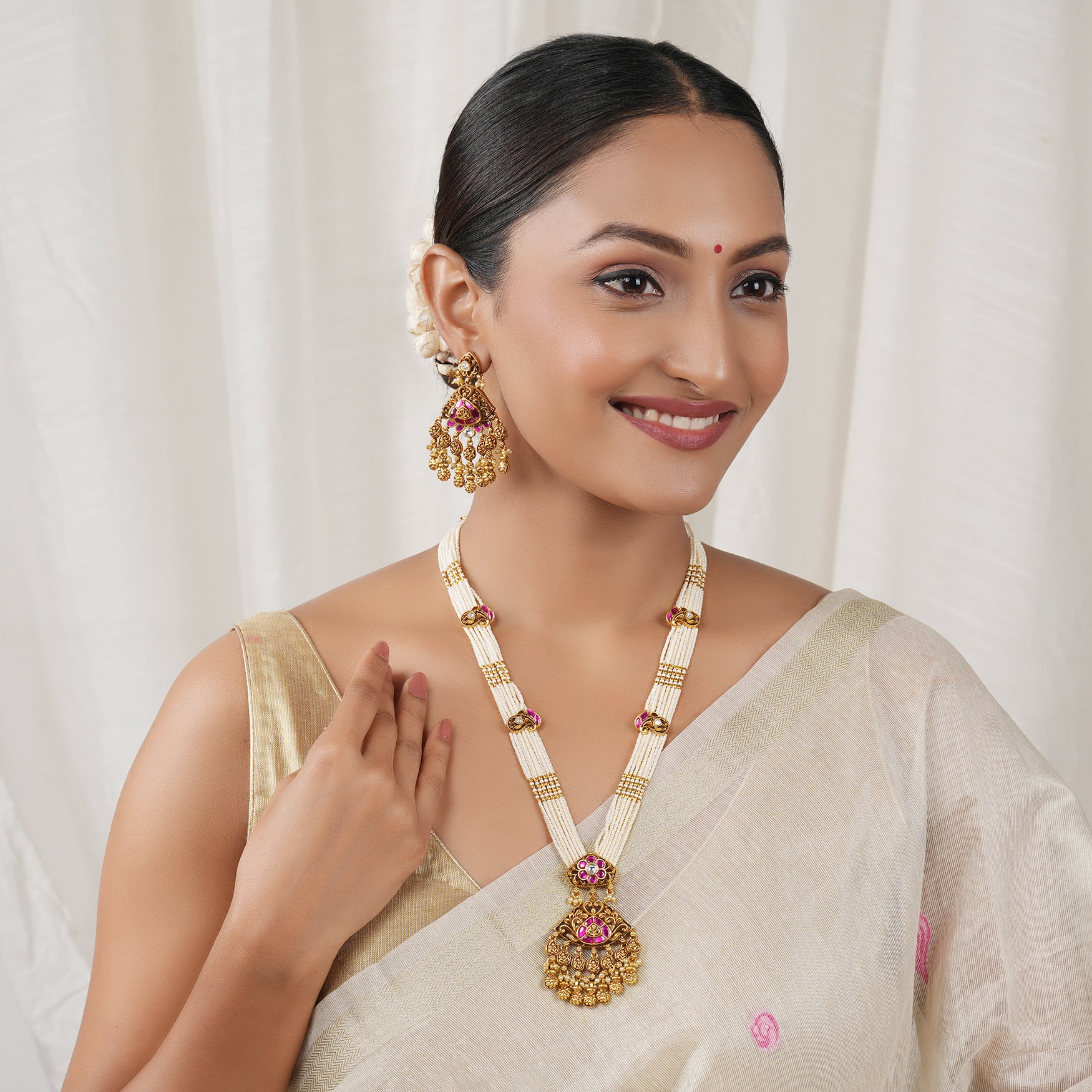 Stunning pearl antique gold rajwadi necklace set