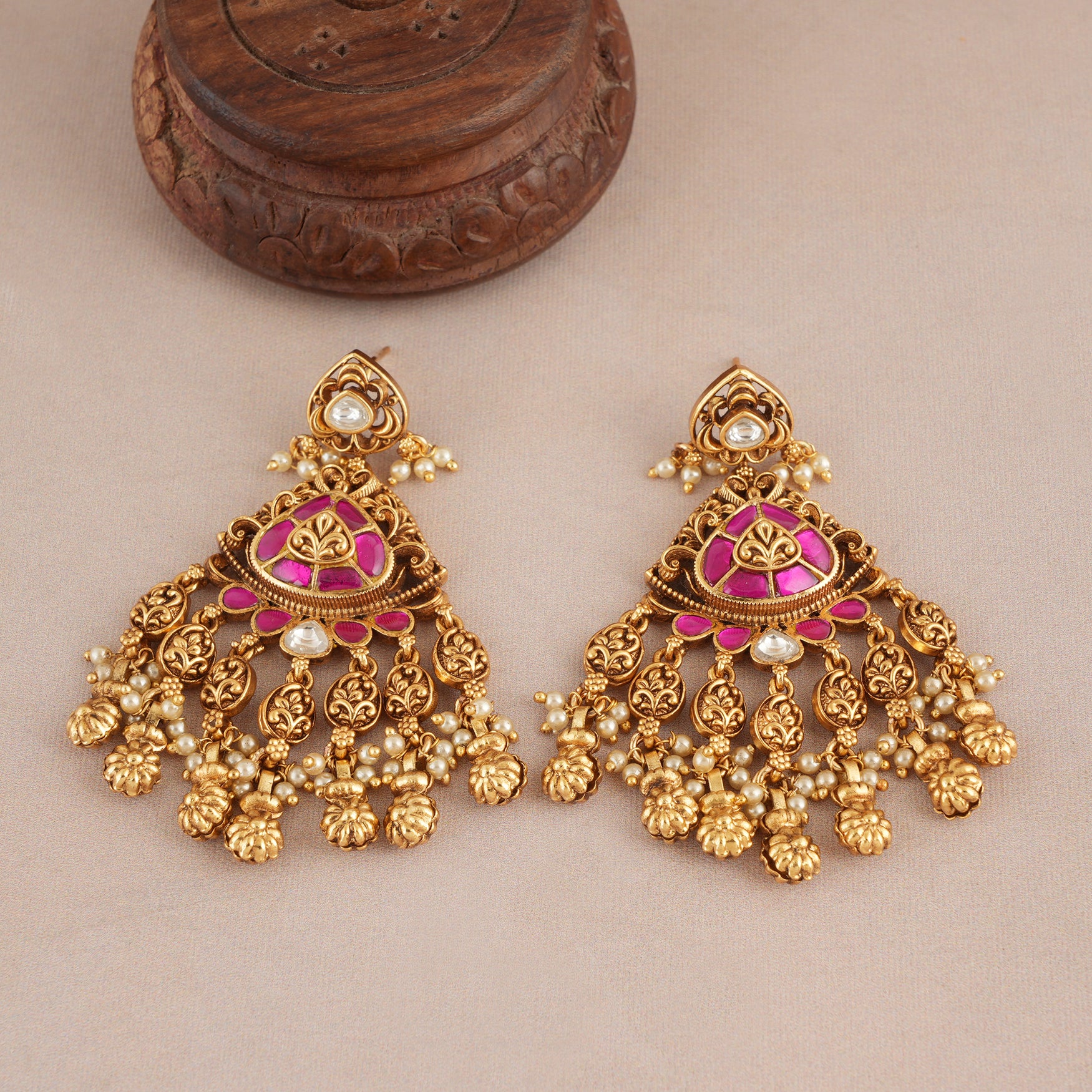 Stunning pearl antique gold rajwadi necklace set