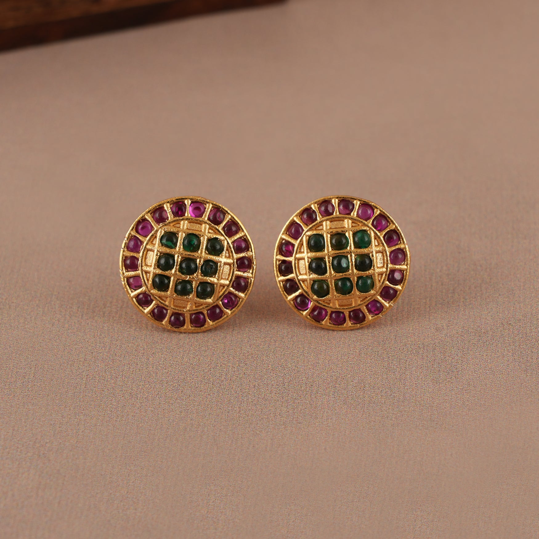 Delicate antique gold stone necklace set