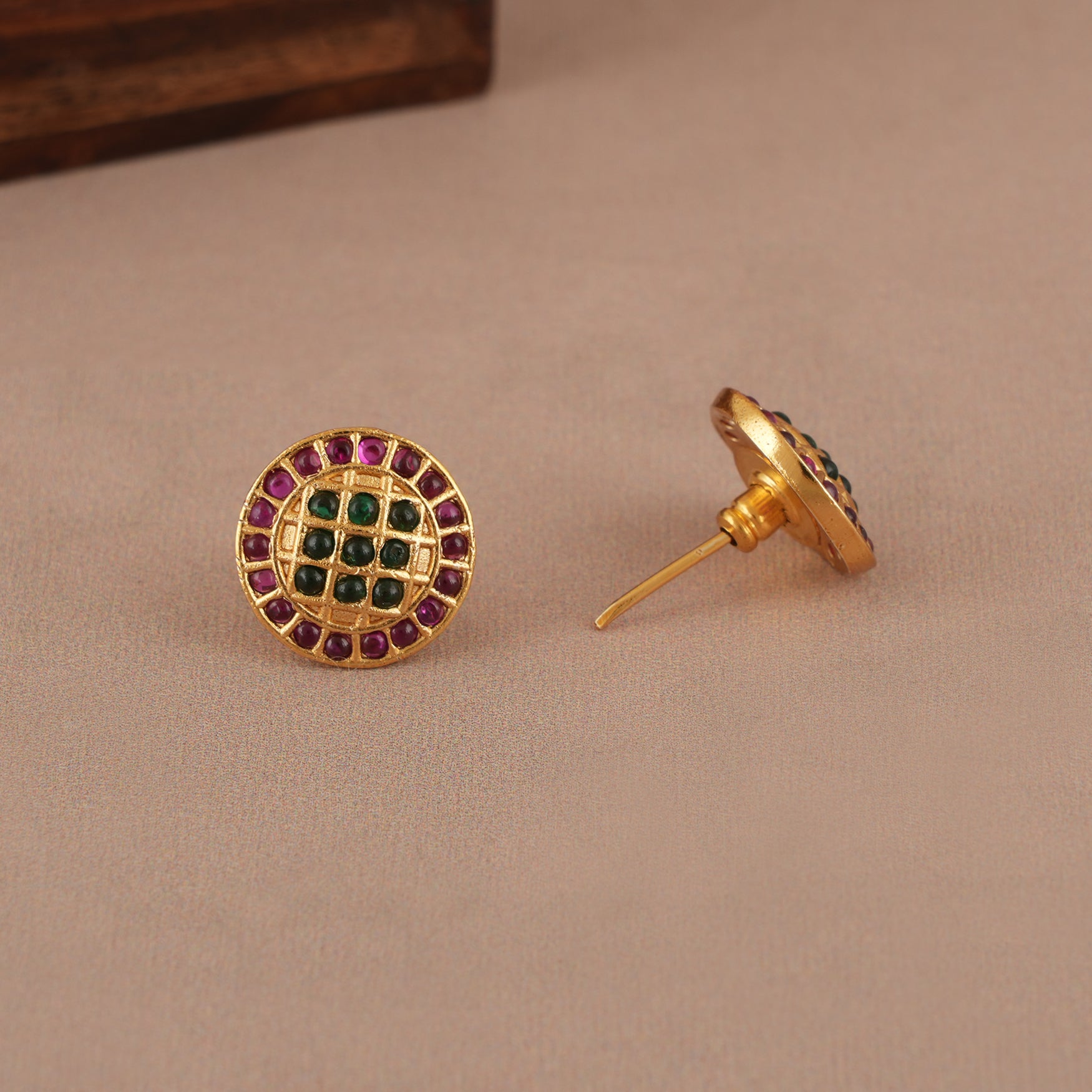 Delicate antique gold stone necklace set