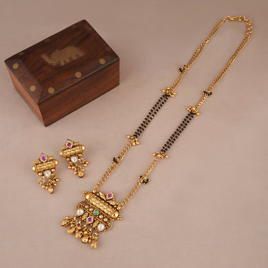 Long antique gold stone mangalstura set