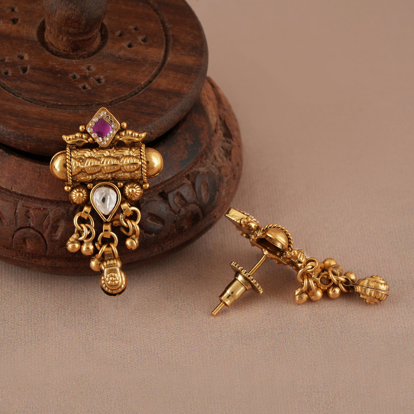 Long antique gold stone mangalstura set