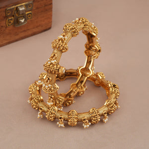 Beautiful pearl antique gold bangle set