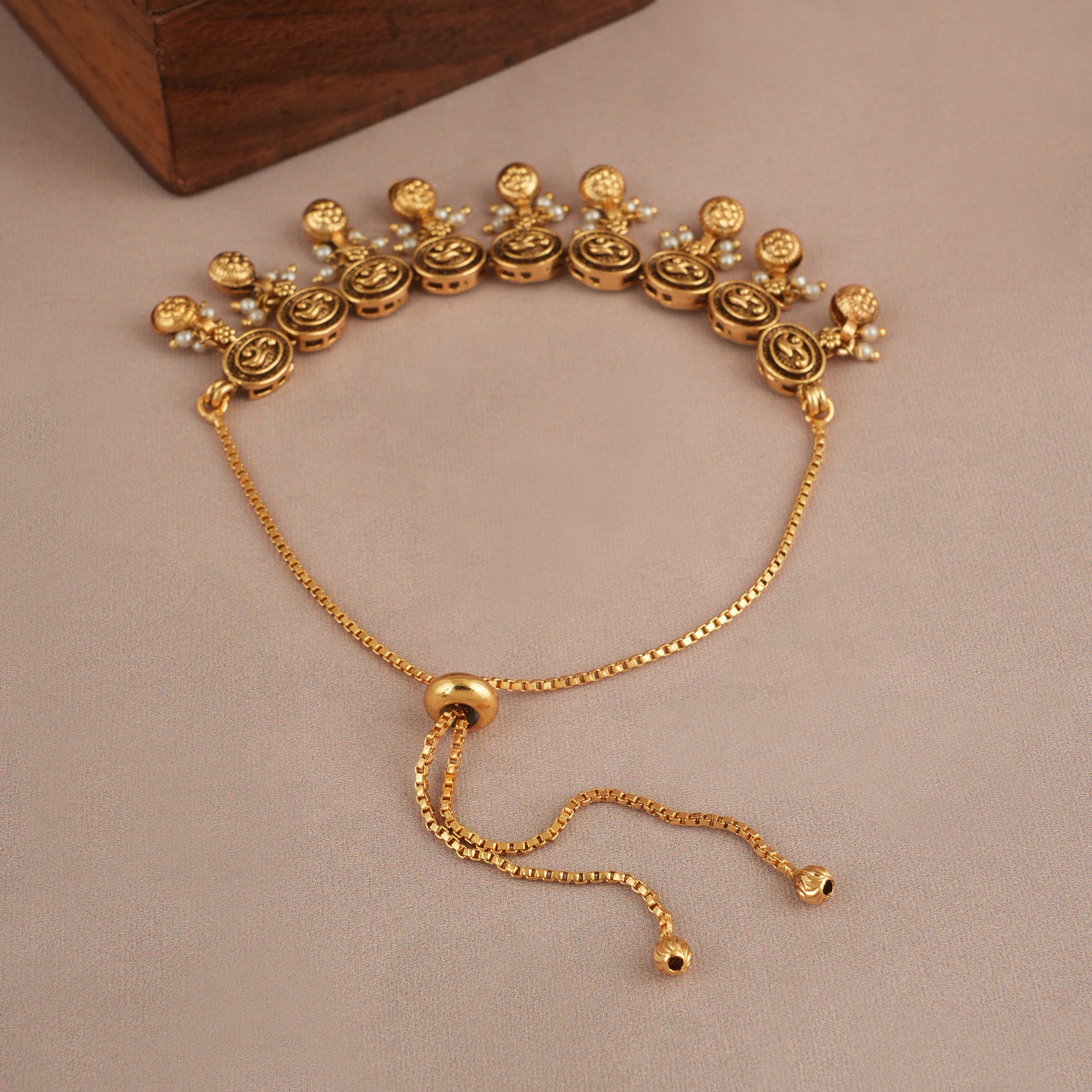 Delicate antique gold pearl bracelet