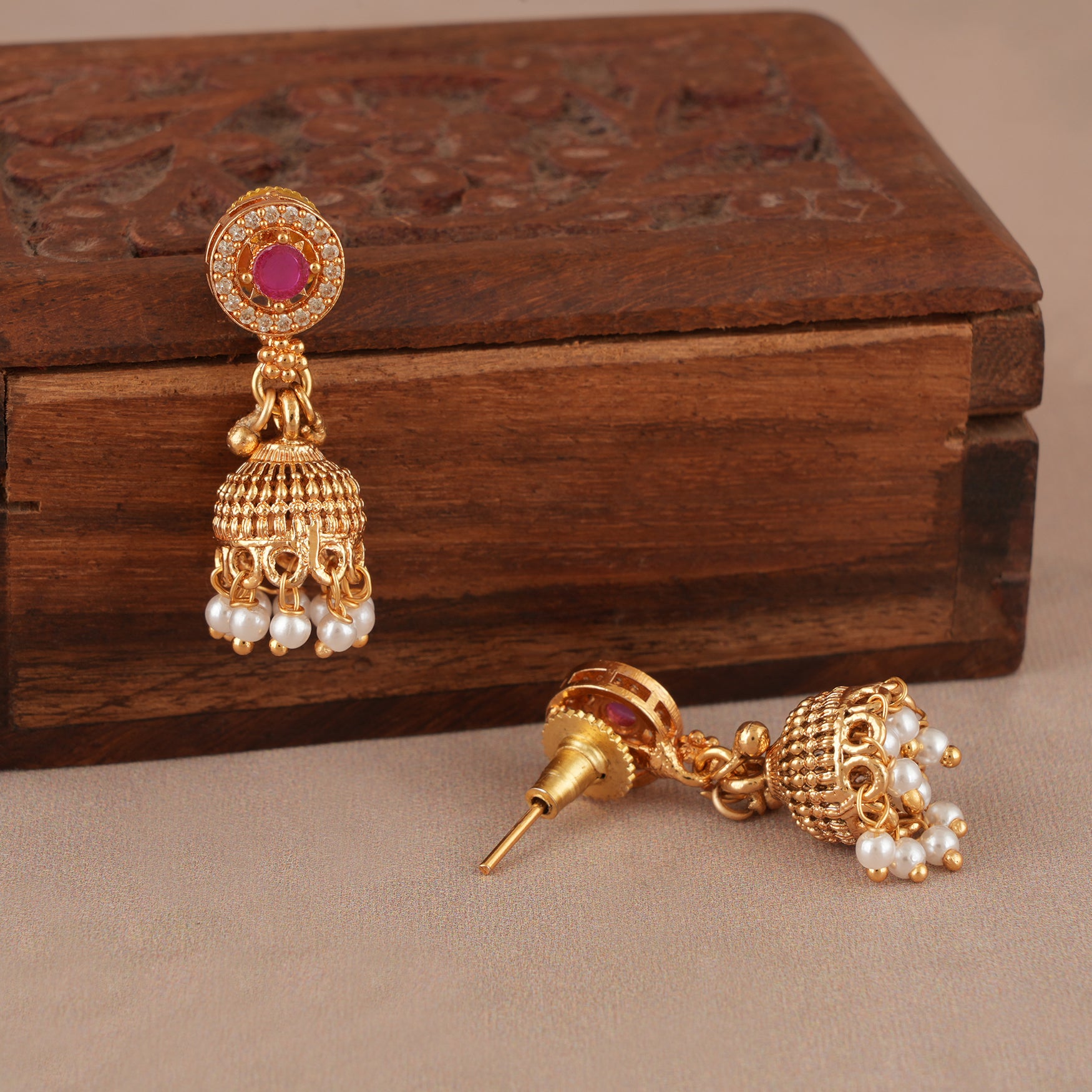 Cute elegant gold pearl necklace set