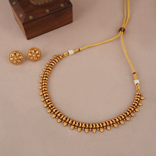 Delicate plain antique gold choker necklace set