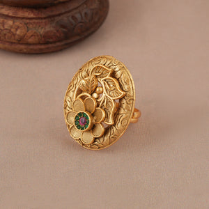 Beautiful oval yellow gold stone finger ring