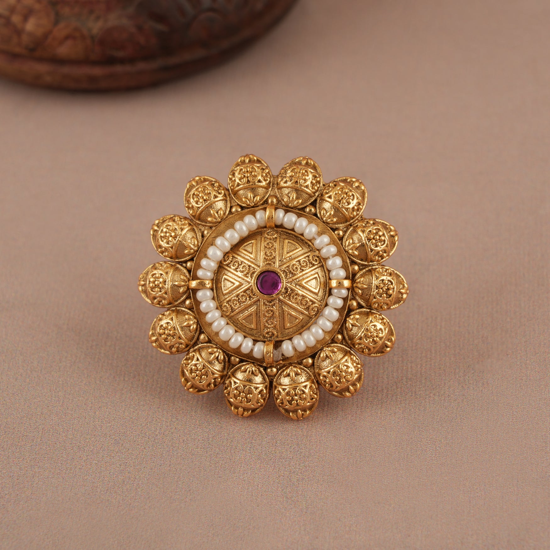 Delicate floral antique gold stone adjustable finger ring
